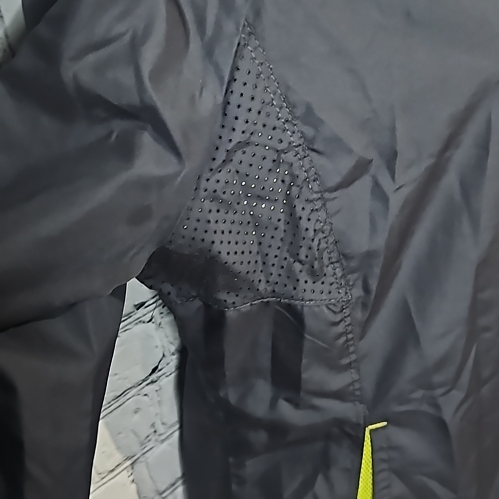 Lightweight athletic jacket - Picture 4 of 10